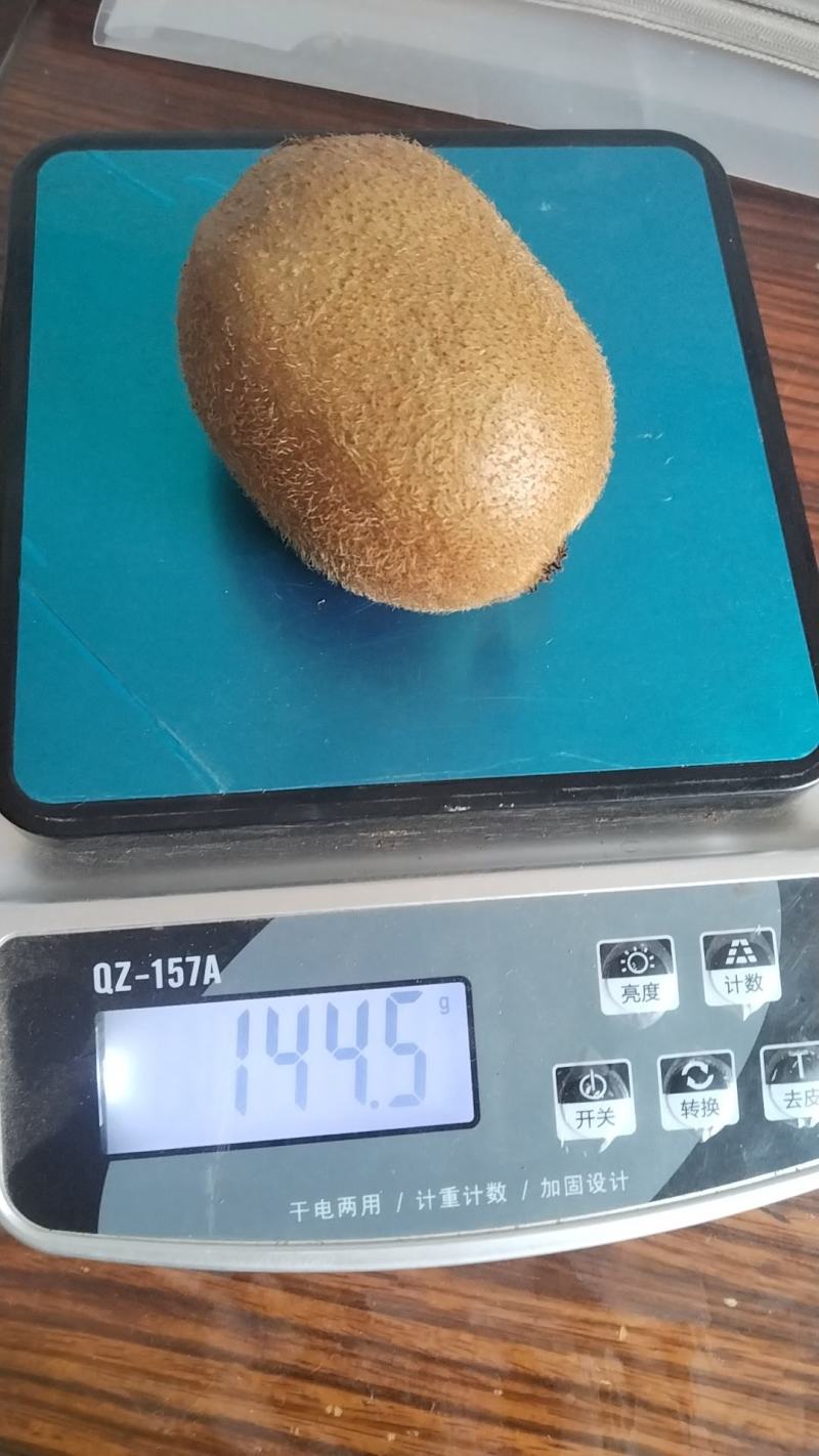 徐香猕猴桃，酸甜刚刚好。优质徐香，单果重140克以上。