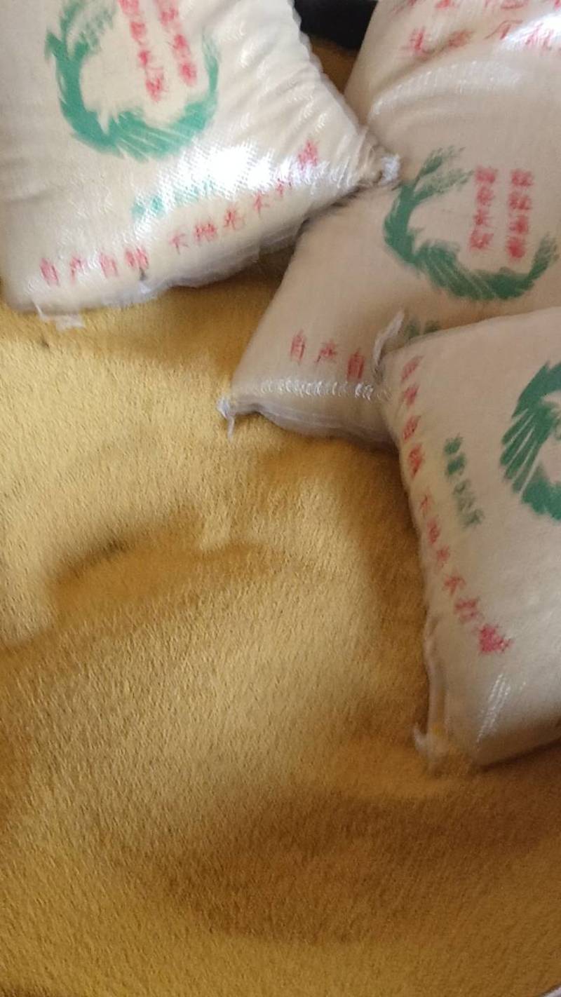 我厂的精制小米是自己合作社培育的谷子加工而成存无公害产品