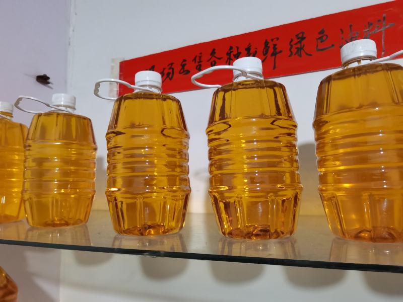 核桃油，菜籽油，花生油，香油，