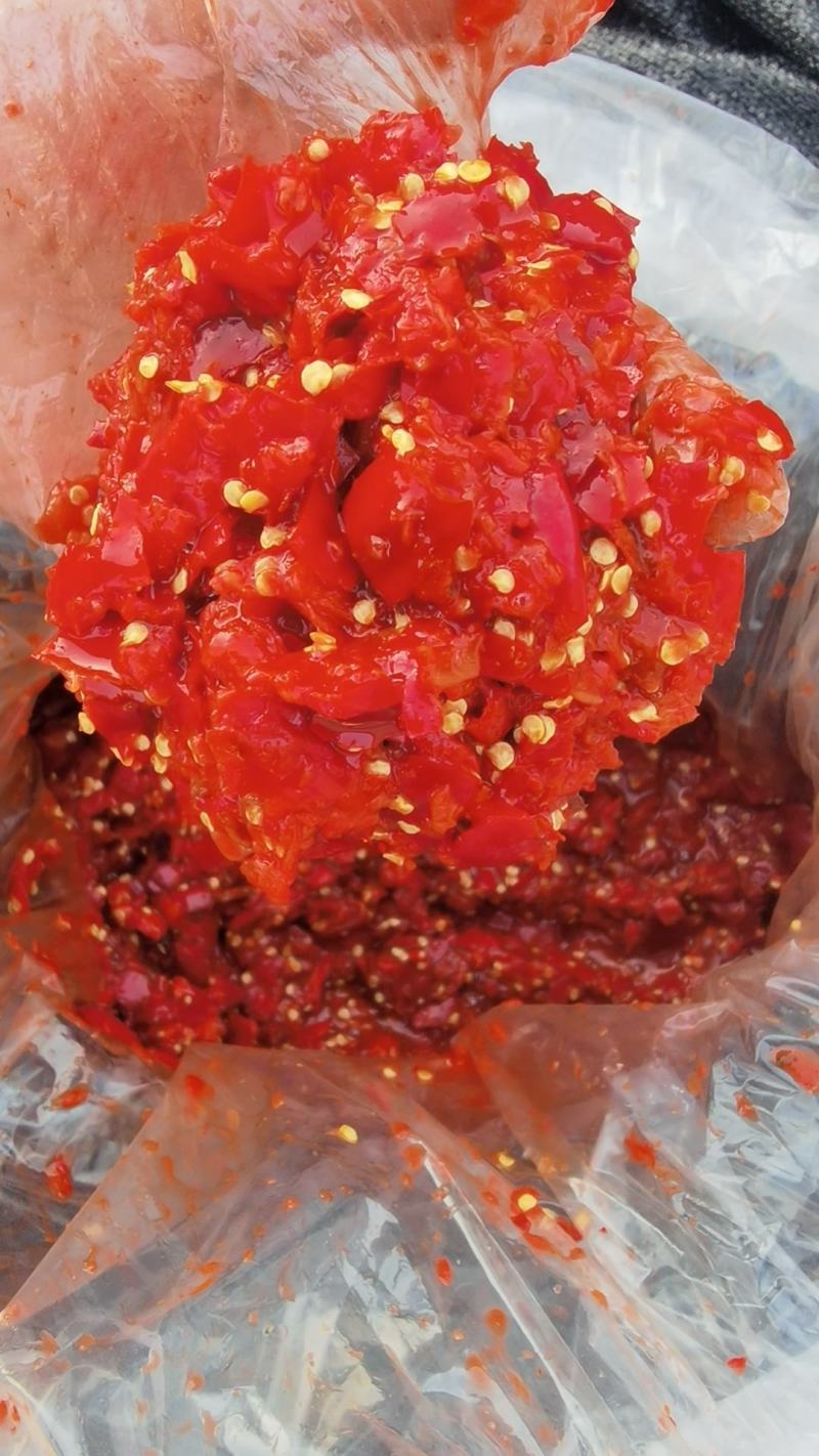 美人椒酱半成品，红线椒大红辣椒酱半成品，小米椒辣椒酱