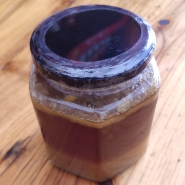 纯正野生蜂蜜山上自采冬季蜜货量不能保证
