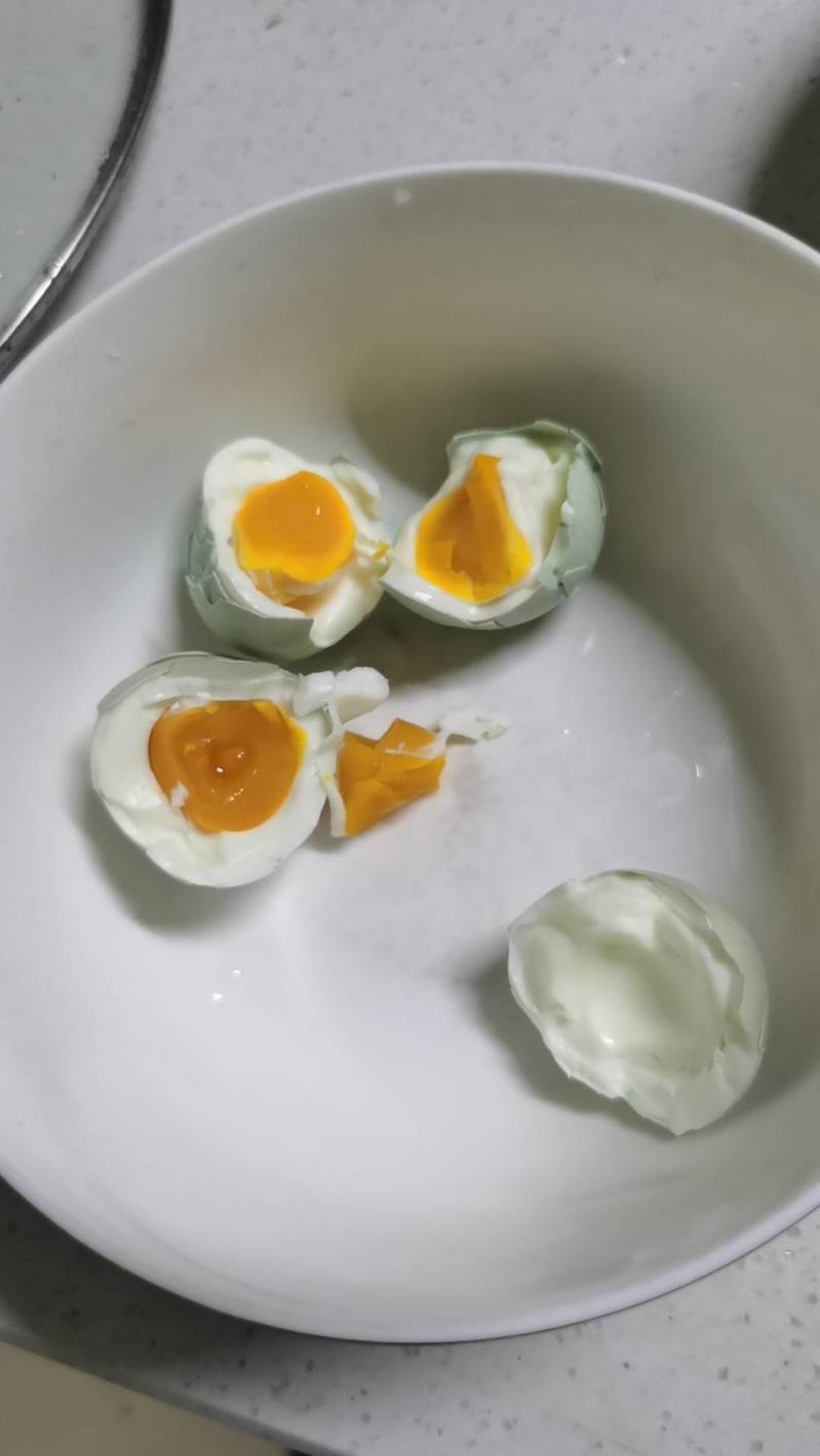 绿壳初产蛋