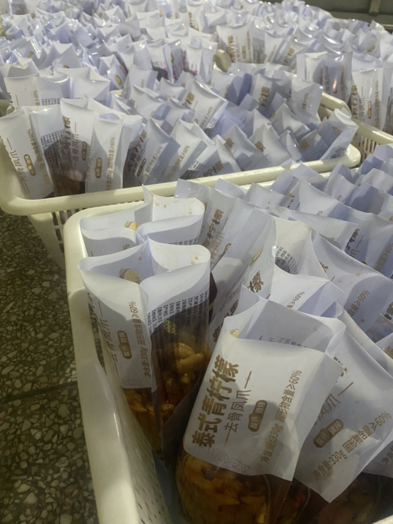 红楼巷泰式柠檬无骨凤爪，酸辣可口，泰式风情