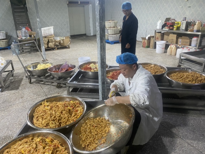 红楼巷泰式柠檬无骨凤爪，酸辣可口，泰式风情