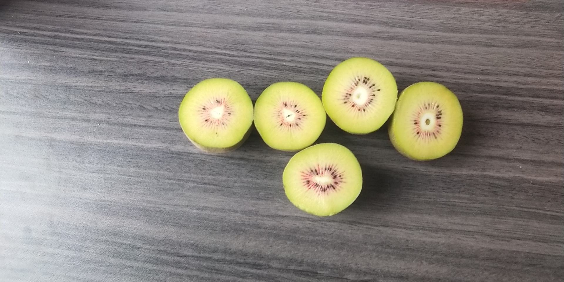 鹰嘴桃美食拼盘