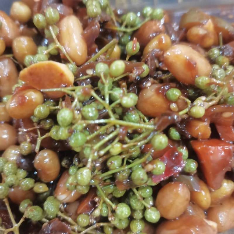 农家古法青花椒腌豆豉炒豆豉