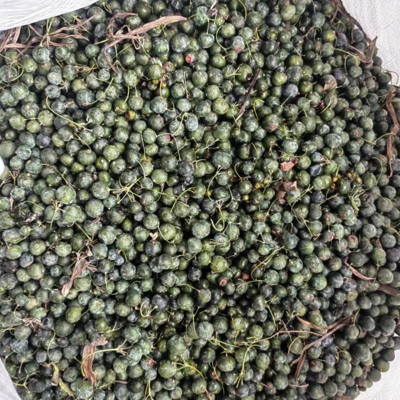 鸡头黄精种子，新产带皮鲜货，药材产业基地一手货源产地直销