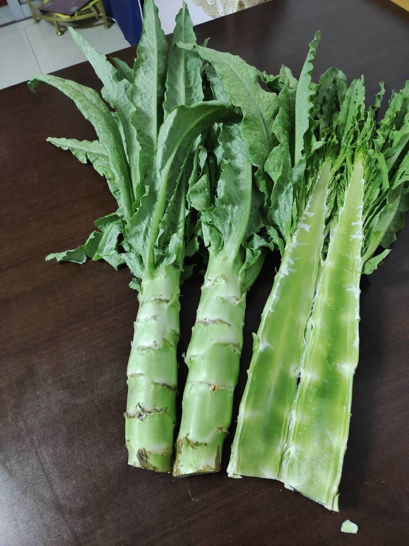 河北定州青皮青肉莴笋上市，干青，叶绿，需要的老板下单联系