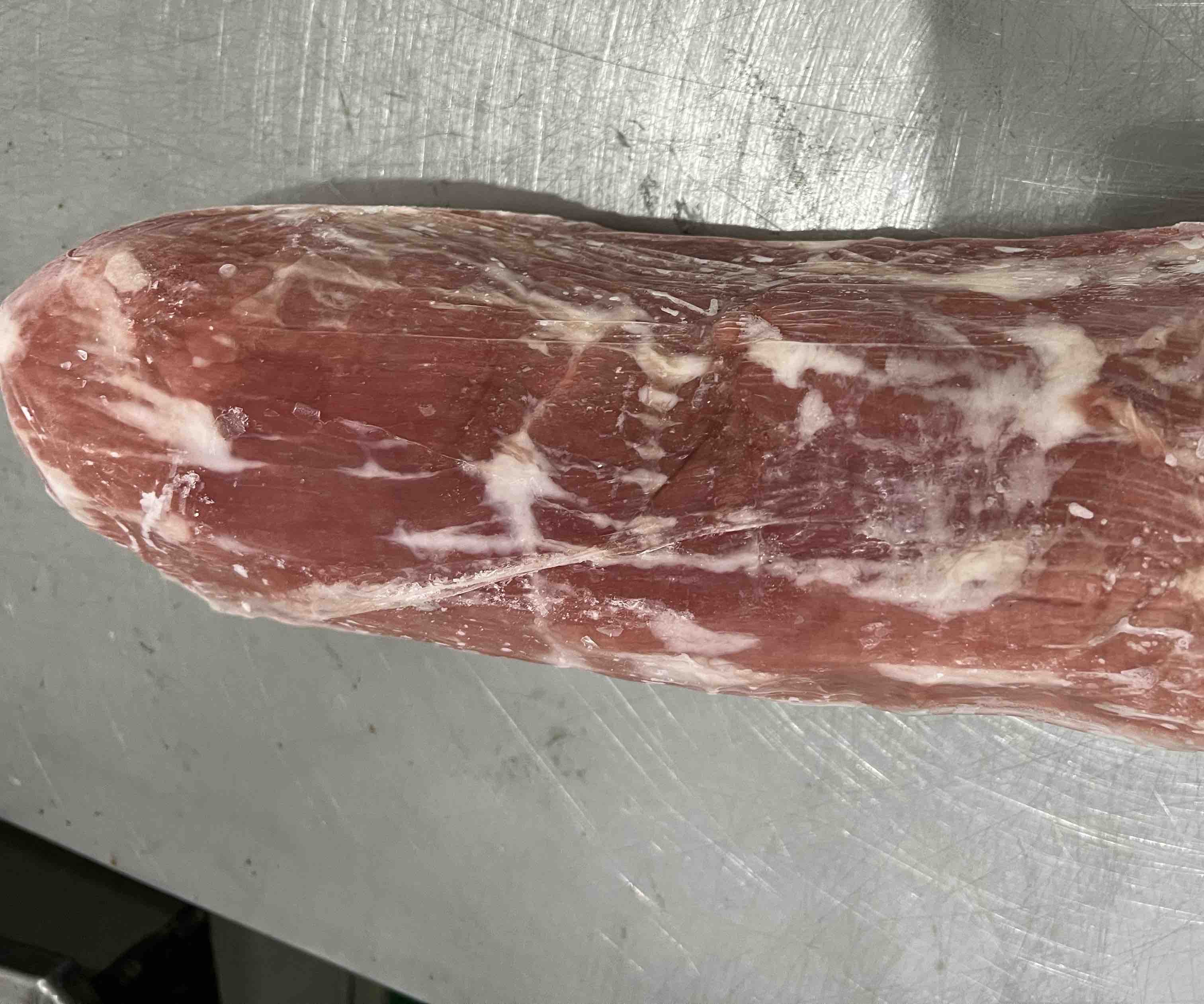 黄瓜与猪肉的食材处理展示图