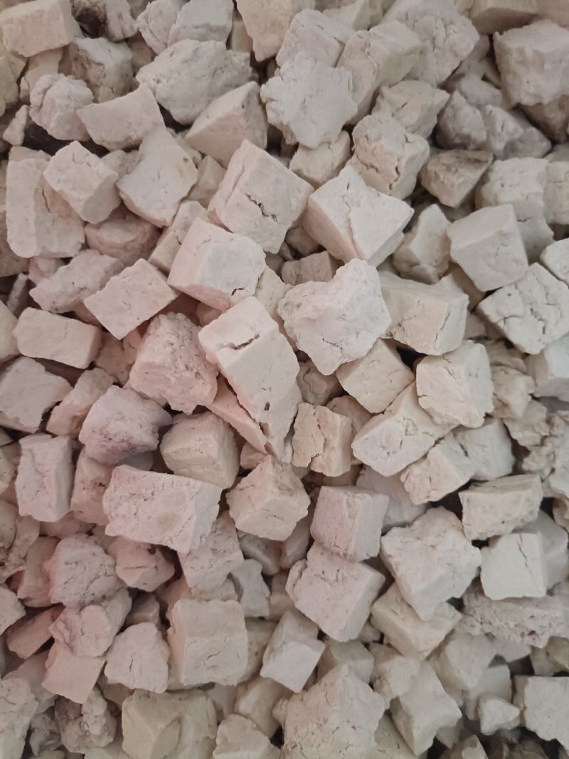 颜色纯白，手工切茯苓货源充足，欢迎联系