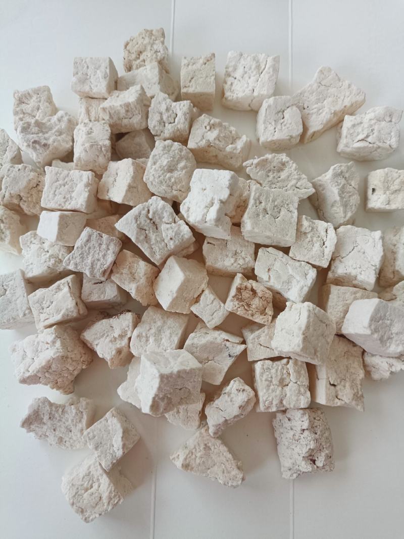 颜色纯白，手工切茯苓货源充足，欢迎联系