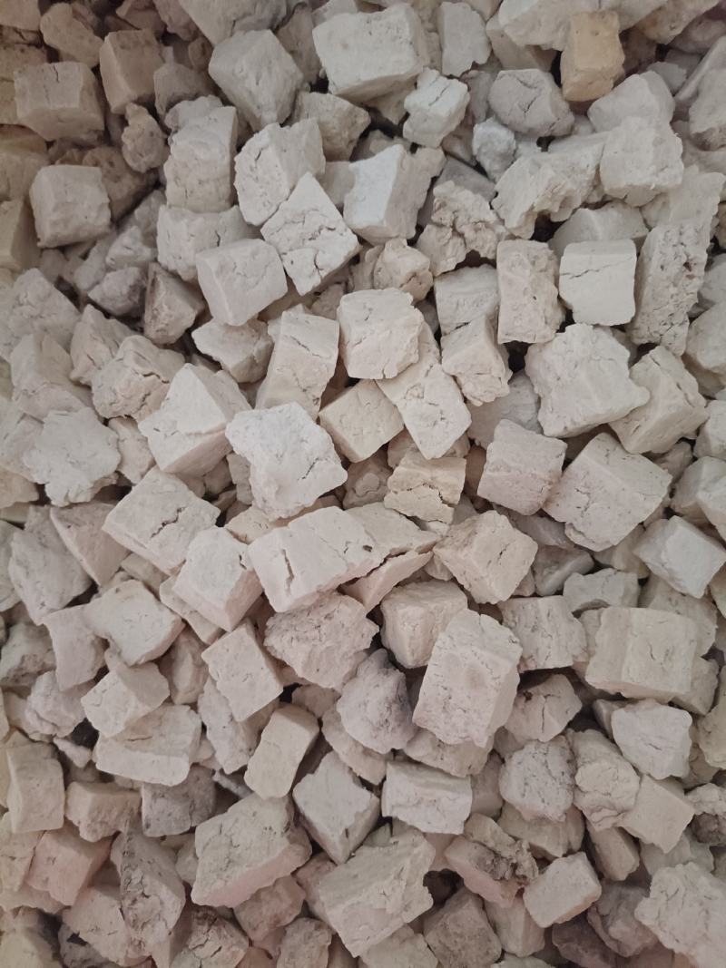 颜色纯白，手工切茯苓货源充足，欢迎联系