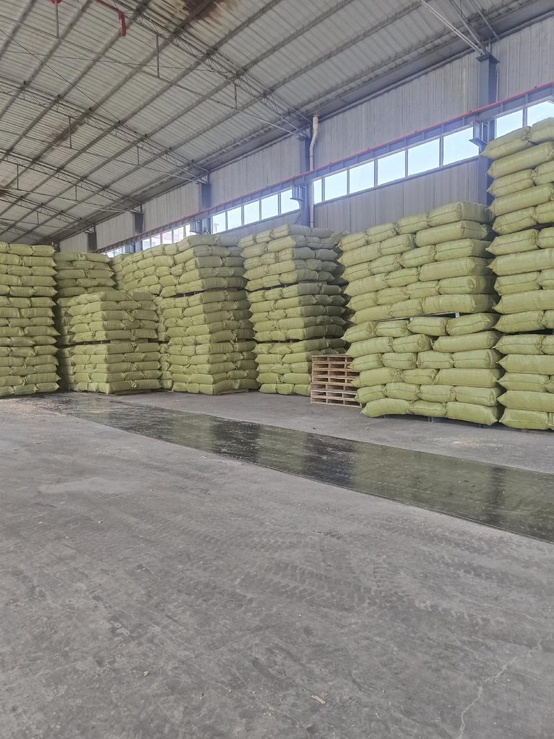 陕西玉米芯颗粒生产厂家，过筛除尘，大量现货。厂家直发