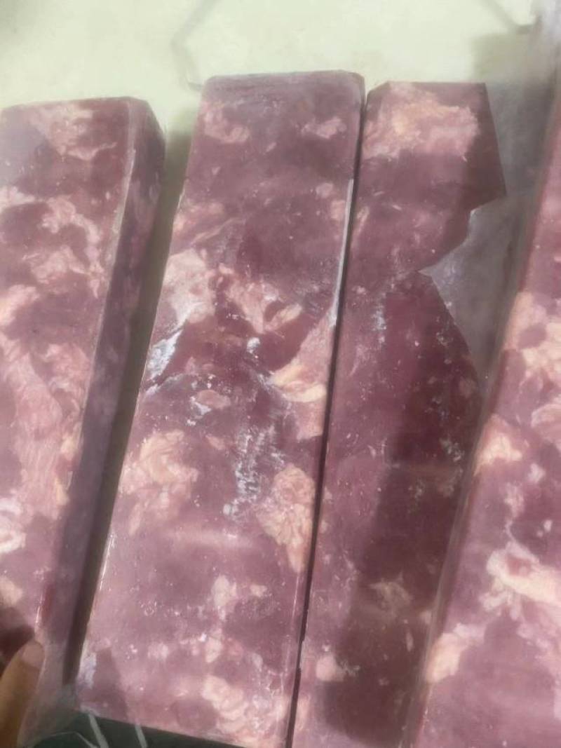 雪花鸭肉板质量保证，不散不碎，肉感好，颜色好，大量供应