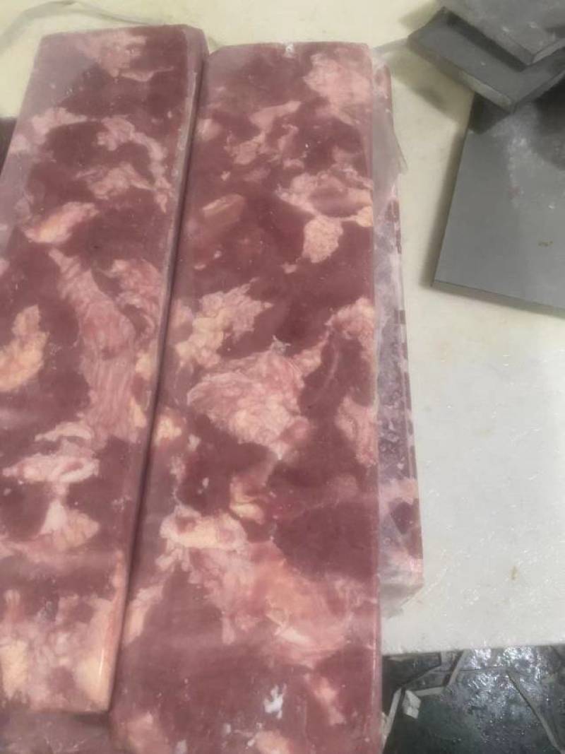 雪花鸭肉板质量保证，不散不碎，肉感好，颜色好，大量供应