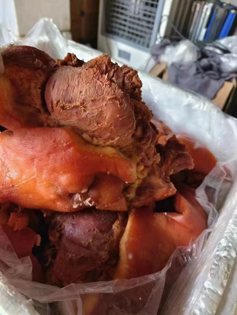 卤猪头肉全熟卤猪头肉，带核桃肉，带拱嘴，解冻加热即可食用