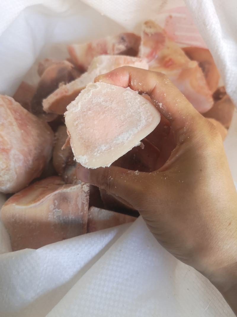 纯圆牛棒骨，骨髓满满，熬汤，锯块烧烤佳品！