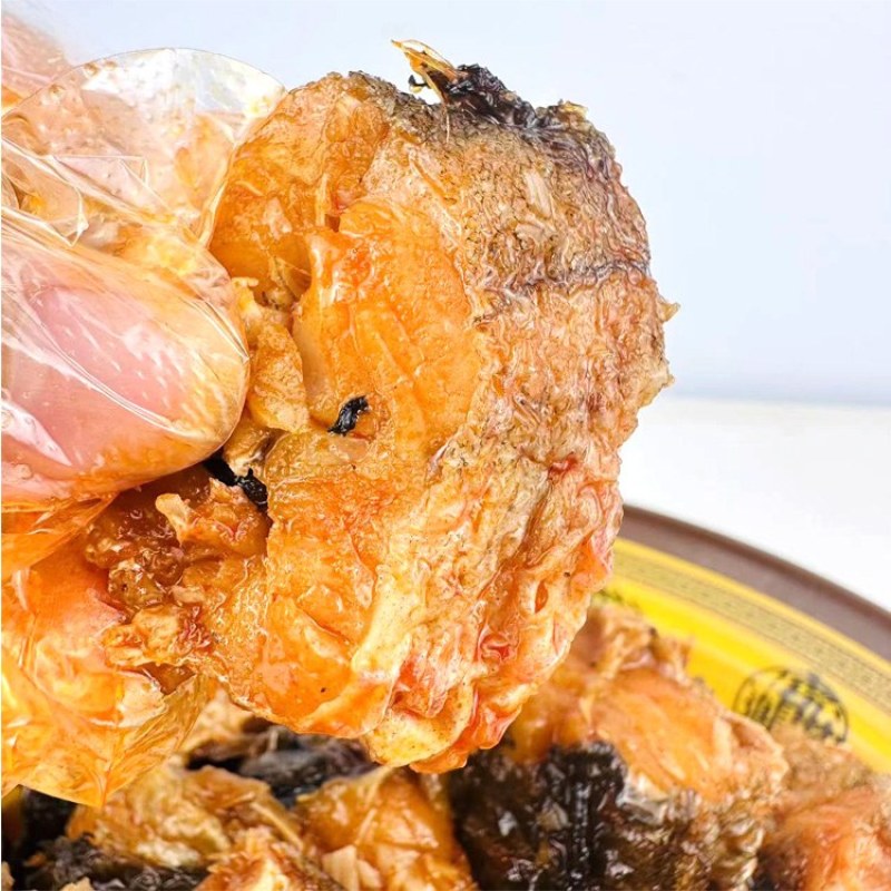 麻辣鳕鱼块批发，一袋起发，三袋包邮，全国发货，送货上门