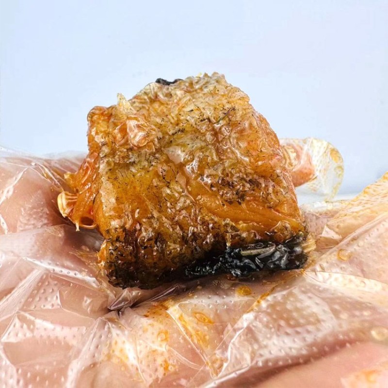 麻辣鳕鱼块批发，一袋起发，三袋包邮，全国发货，送货上门