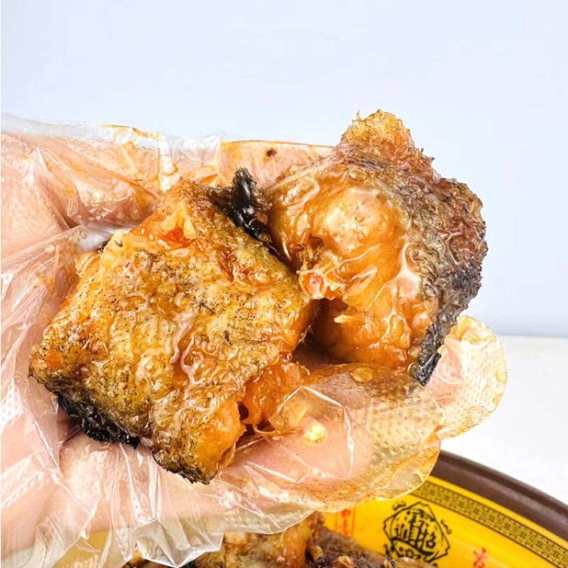 麻辣鳕鱼块批发，一袋起发，三袋包邮，全国发货，送货上门