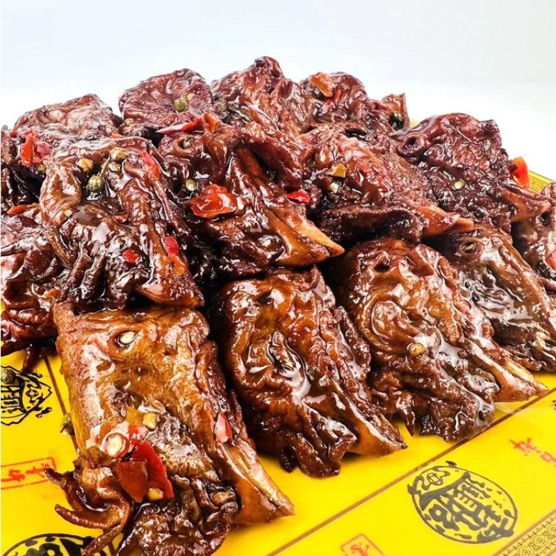 麻辣鸡头批发，一袋起发三袋包邮全国发货送货上门
