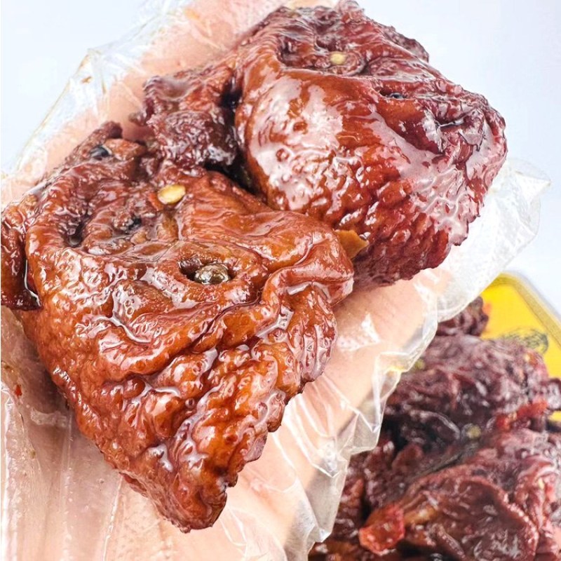 麻辣鸡头批发，一袋起发三袋包邮全国发货送货上门