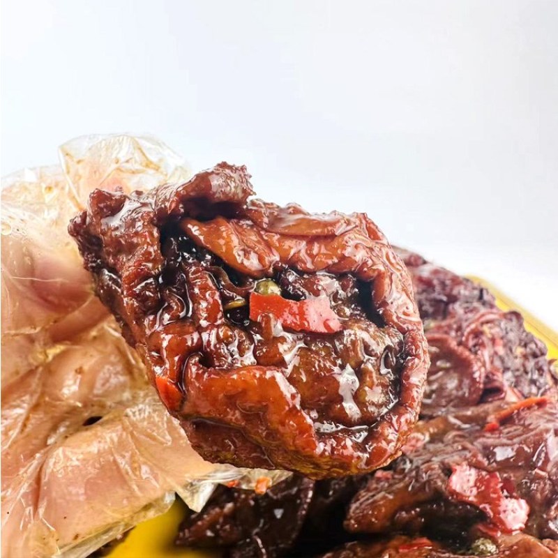 麻辣鸡头批发，一袋起发三袋包邮全国发货送货上门