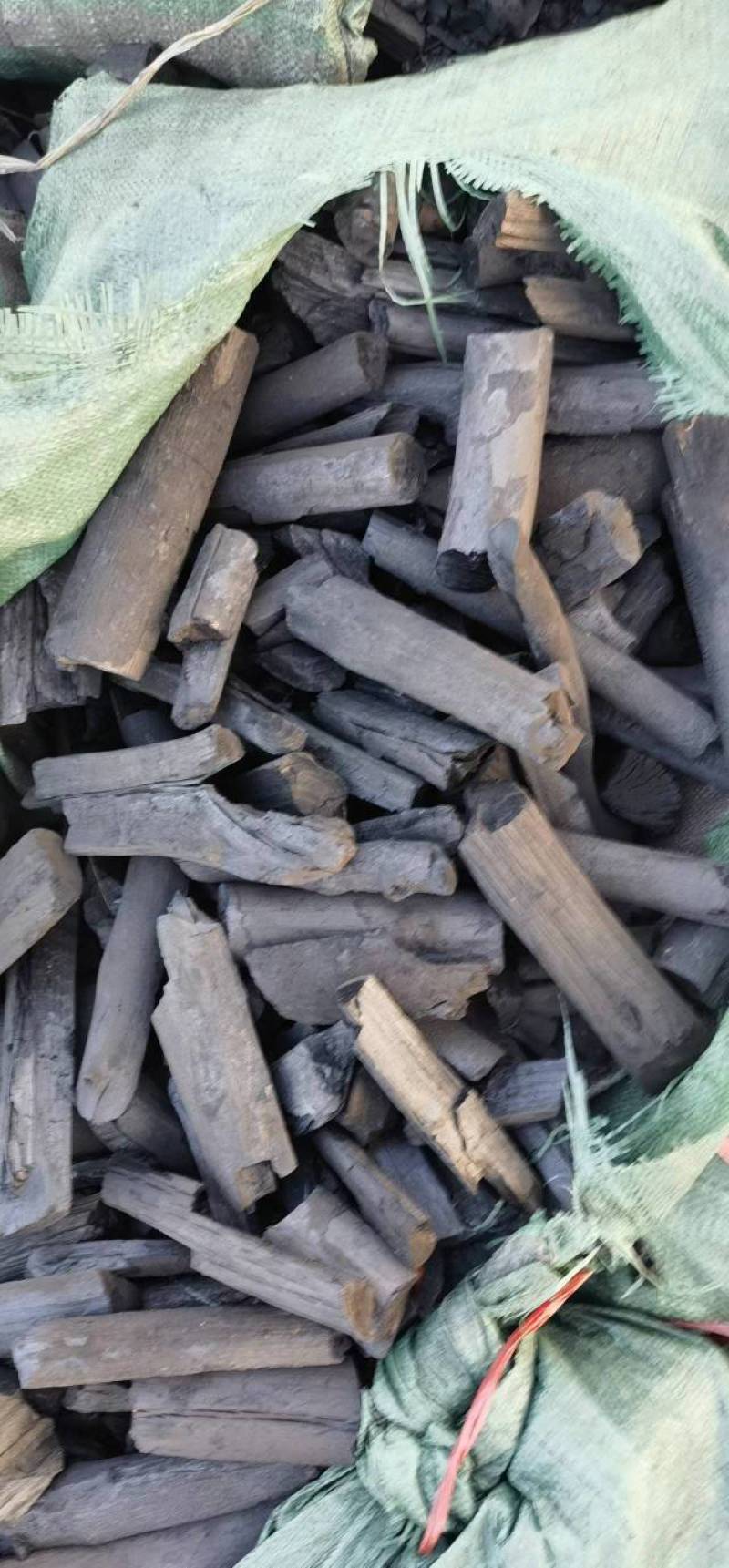 中缅边境工业炭