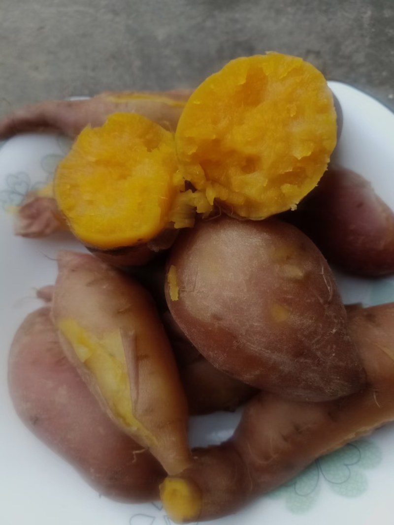 西瓜红红薯基地，山东红薯大量供应，货源充足！