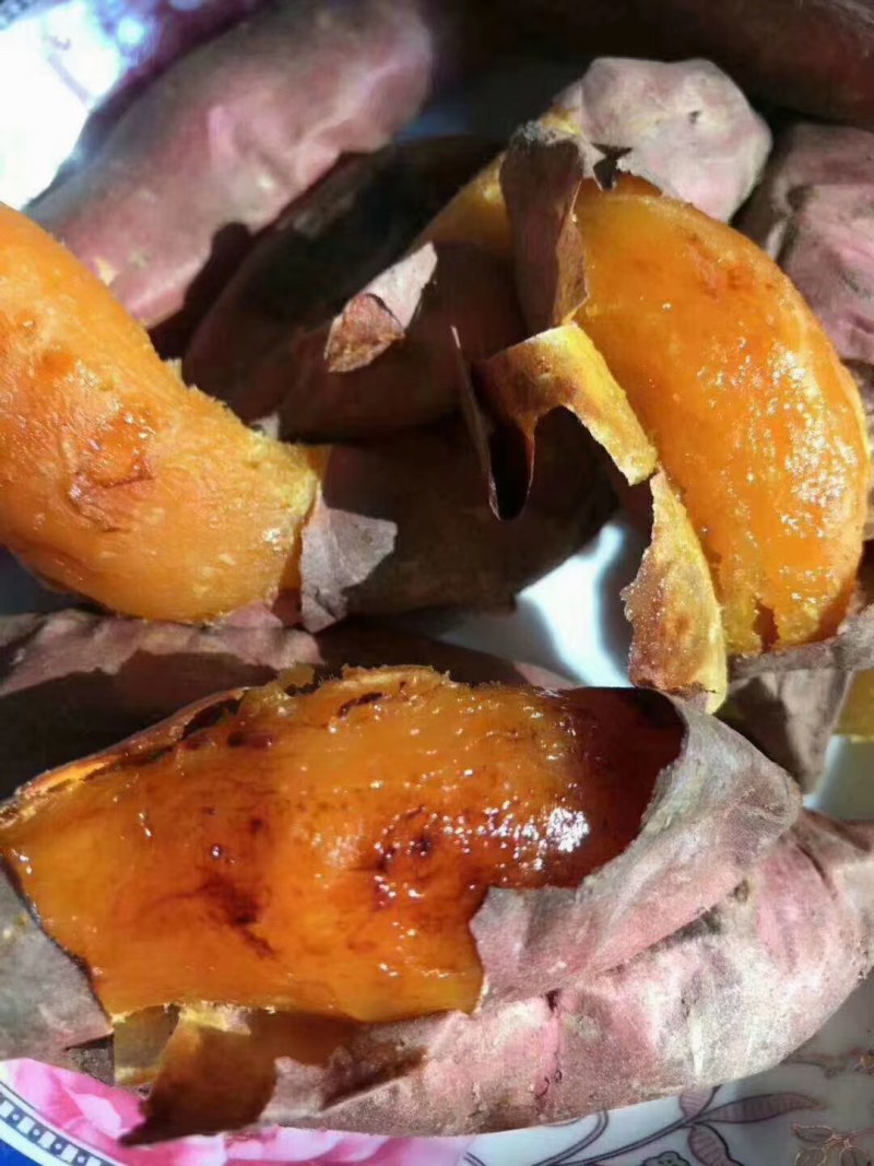 西瓜红红薯基地，山东红薯大量供应，货源充足！