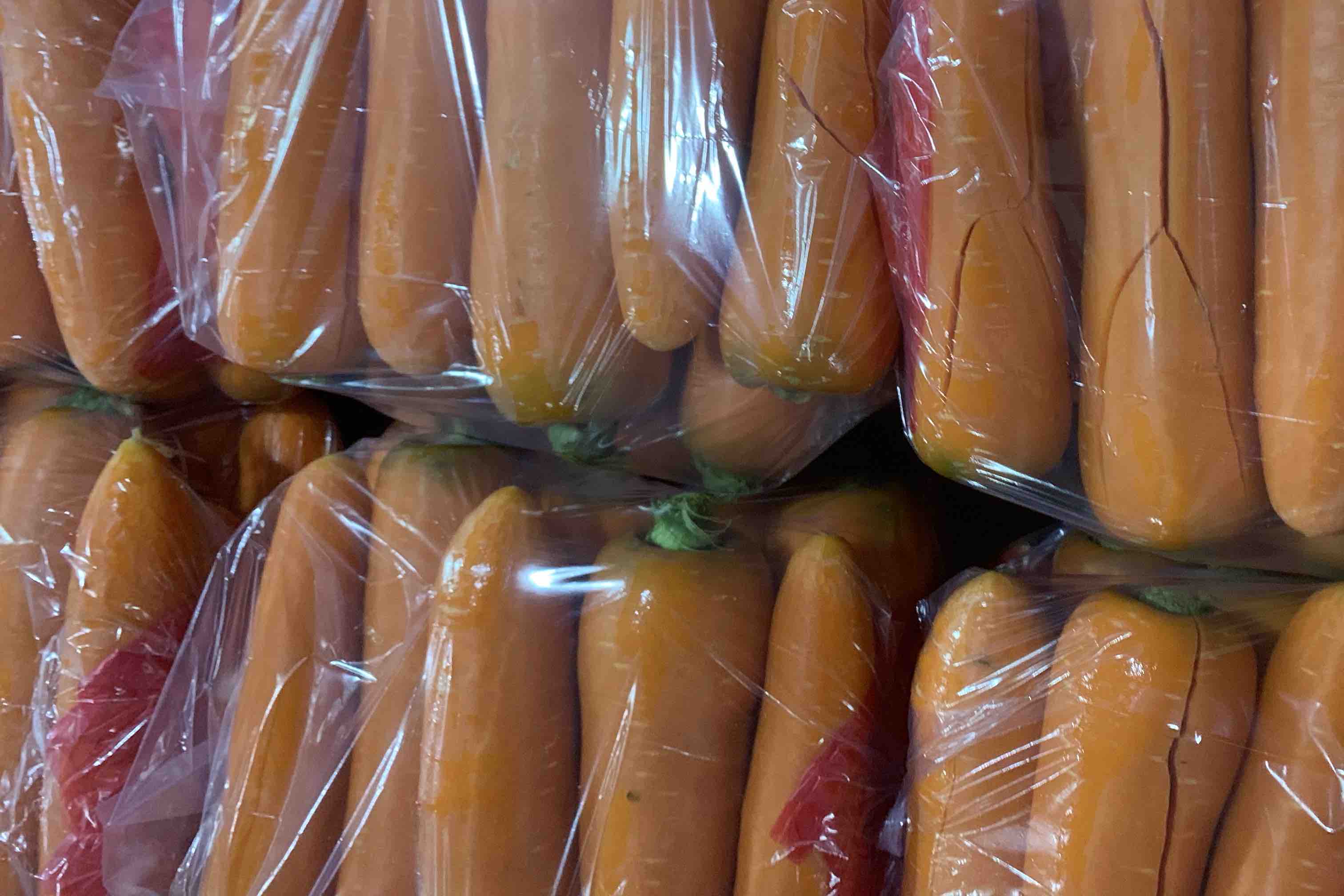 胡萝卜番茄苹果牛奶榨汁成品图