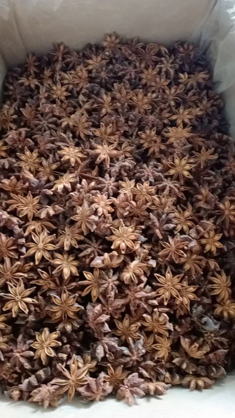 山奈批发零售各种规格香料，大料，八角，桂皮，接定配方打粉