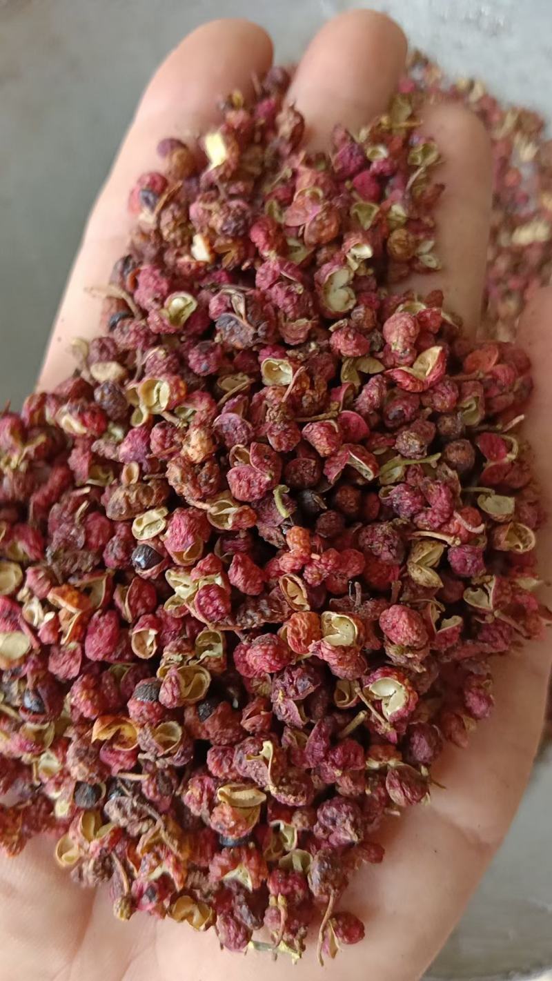 山奈批发零售各种规格香料，大料，八角，桂皮，接定配方打粉