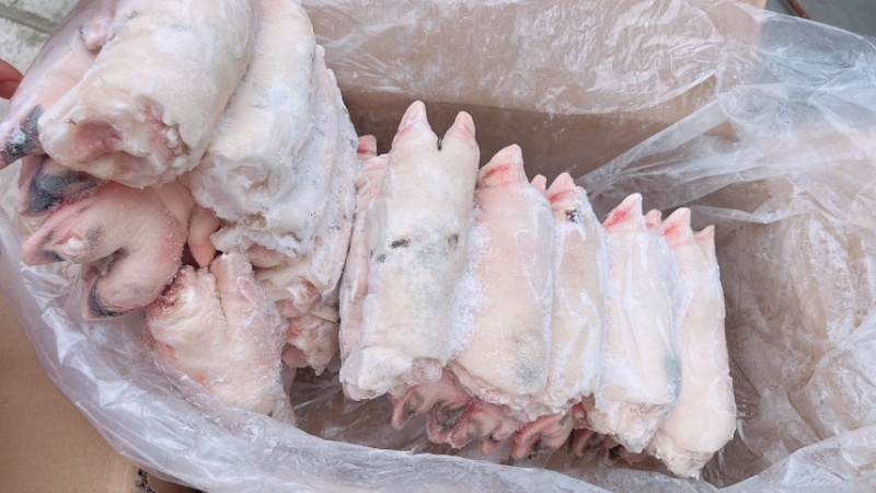 猪蹄-黑猪一级混蹄，常年屠宰生态黑猪，生态猪，放心肉