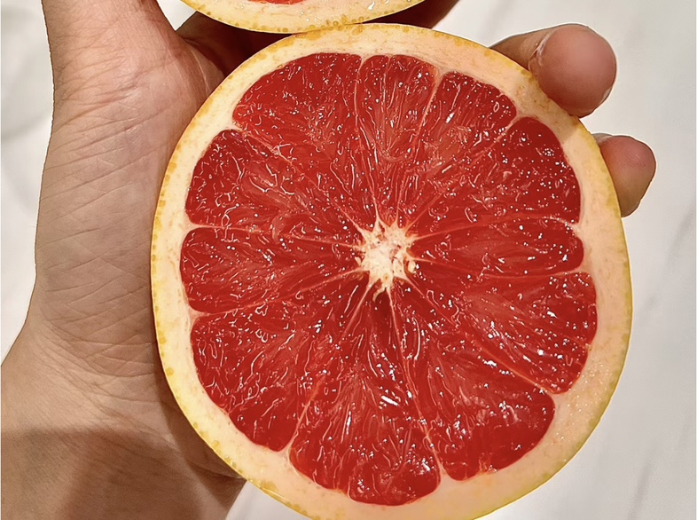 粉红胡椒葡萄柚沙拉成品图