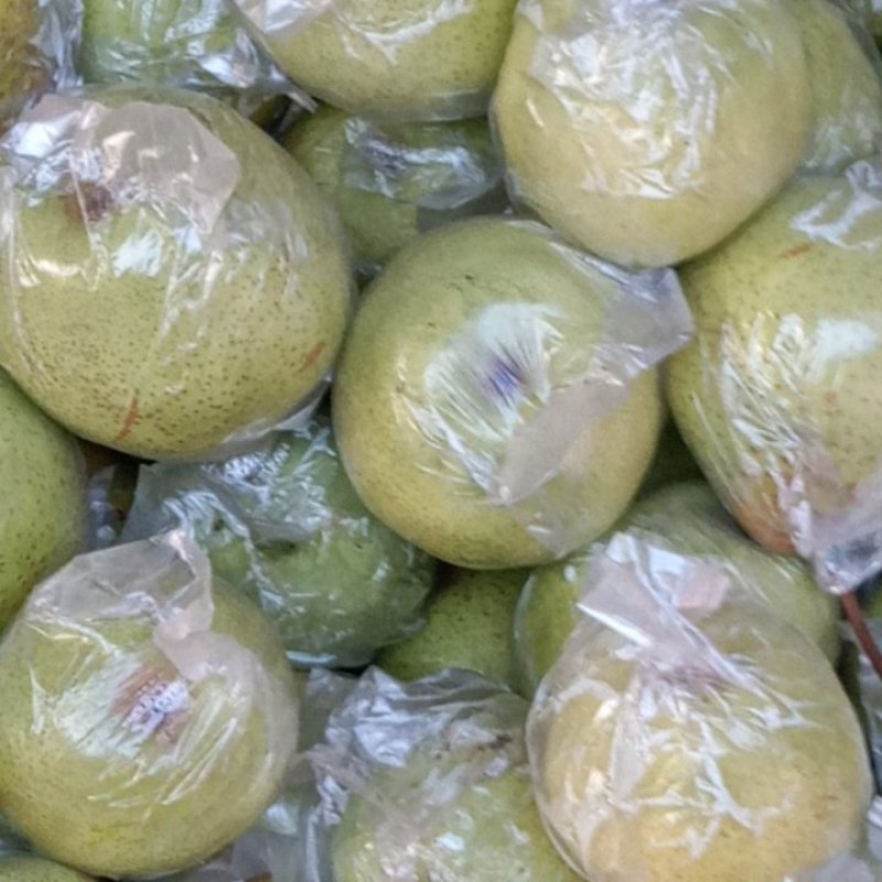 大家好，我是梨农，我家鸭梨，个大，色好，脆甜，皮薄汁多，