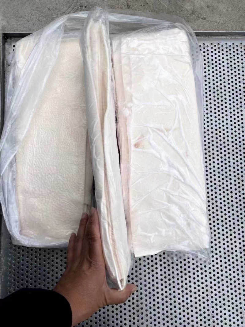 国产肥猪无油无毛无冰纯干干净精修猪脊皮大量接单全国发货
