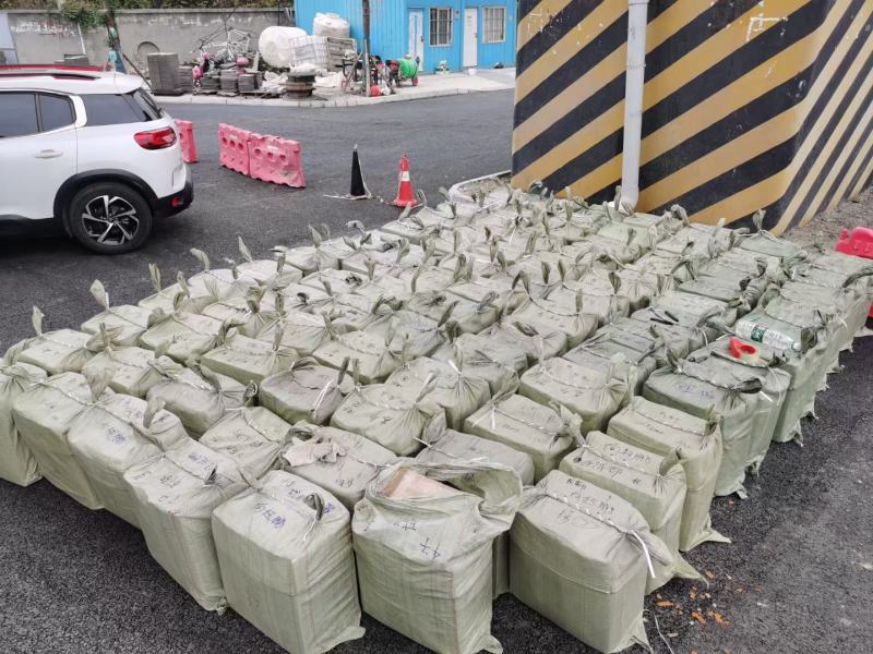 新鲜天麻正当季，规格齐全，欢迎新老客户订购，运费买家自理