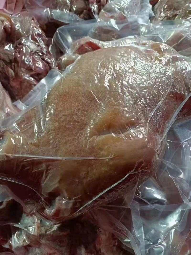 原味牛头肉，精修去油去淋巴，五香带皮牛头肉，厂家直销！！