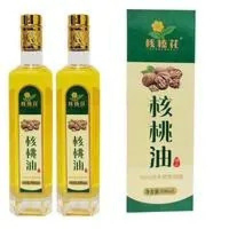 核桃油，纯正，国标产品，低温冷榨，保全营养，吃出健康。