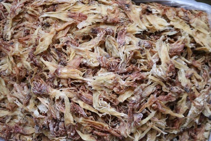 鱿鱼头，白净，新鲜肉质好，鱿鱼须口感好，爆炒