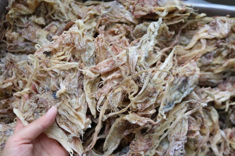鱿鱼头，白净，新鲜肉质好，鱿鱼须口感好，爆炒