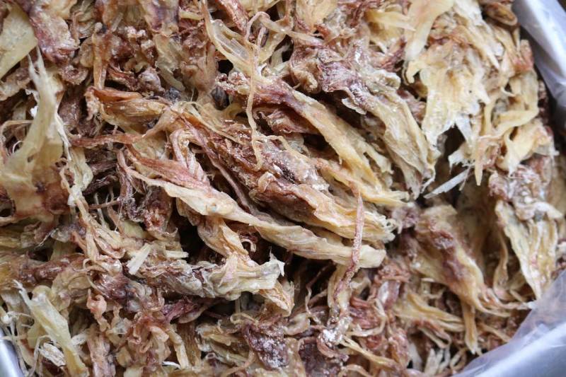 鱿鱼头，白净，新鲜肉质好，鱿鱼须口感好，爆炒
