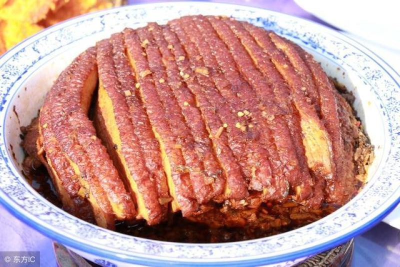 广西扣肉酸甜，两斤吃一个，买回去加热可以