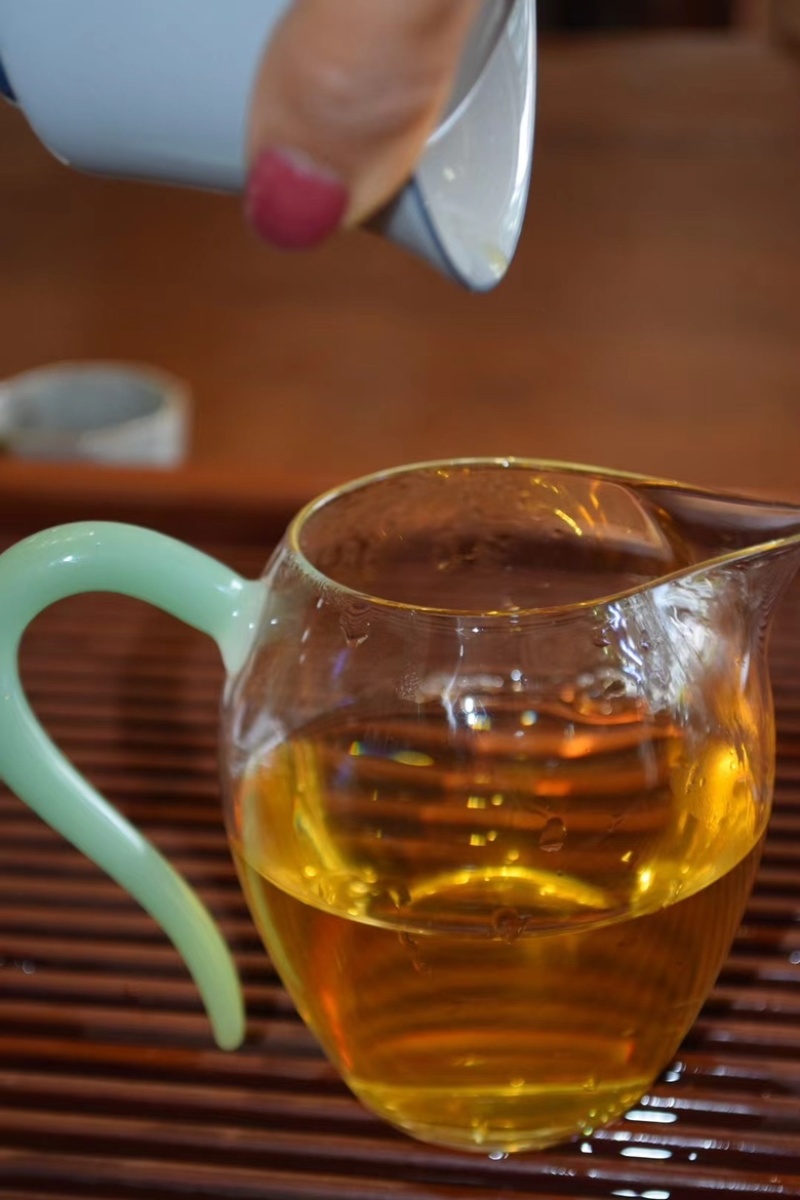 云南滇红凤庆红茶滇红金针厂地直销