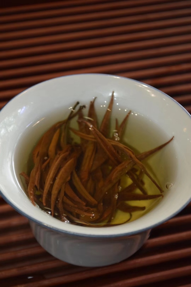 云南滇红凤庆红茶滇红金针厂地直销