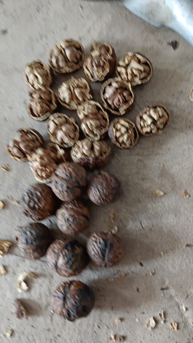 漾濞县大泡核桃甜菠萝果4..8一斤