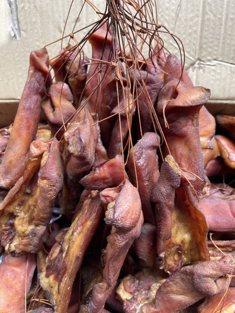 烟熏半边猪拱嘴（腊肉香肠源头工厂一手货量大从优）