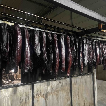 黑色烟熏二刀腊肉(腊肉香肠源头工厂一手货源量大从优)