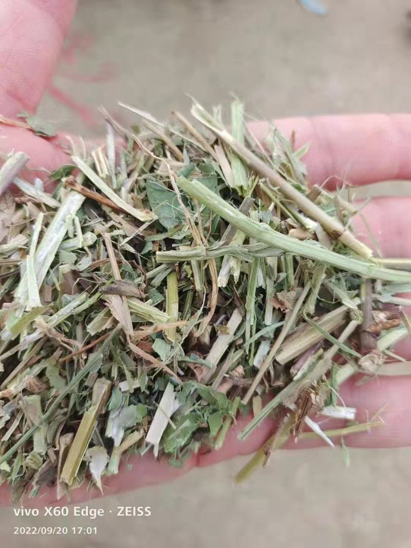 花生秧，常年出售优质，牛草，羊草，无土，无地膜